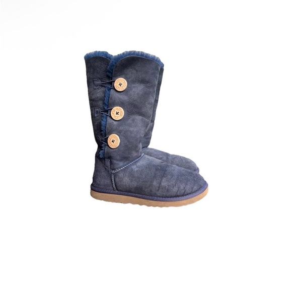 UGG Cozy Comfy Blue Sheepskin Leather Mid-Calf Casual Boots Button Lined WMN’s 8 - Picture 3 of 11